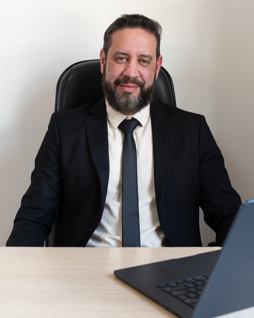 Principal Dr. Samuel Santos